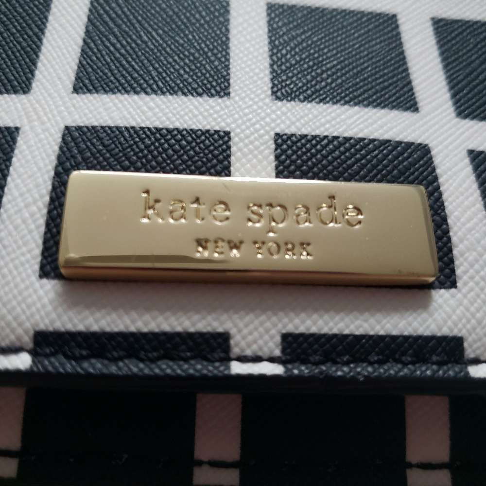 Kate Spade NWOT Saffiano Leather Crossbody Flap Bag NEVER USED. - Picture 3 of 13